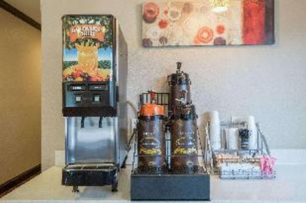 Super 8 by Wyndham Mansfield LA Image 12